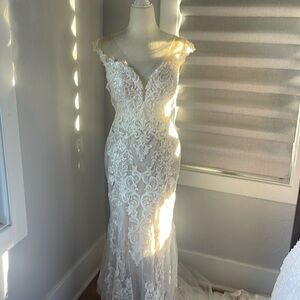 Ivory wedding dress